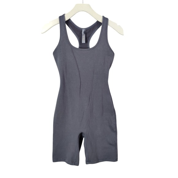 SKIMS Mid Thigh Onesie Bodysuit Romper Gray Womens Small Yoga Built-in Bra - Picture 1 of 13